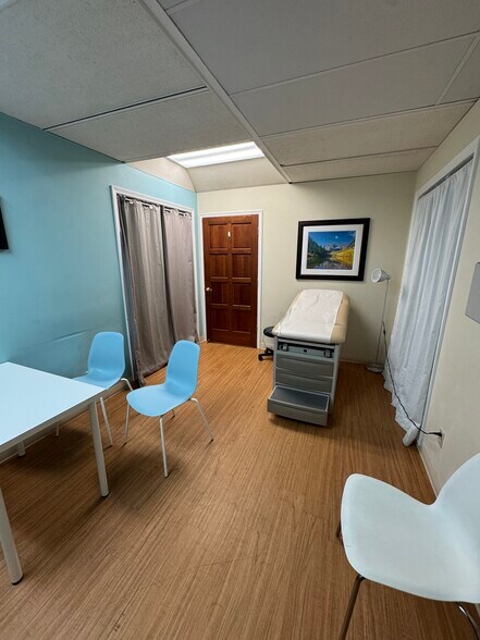 More Photos Of 1539 Parental Home Rd, Jacksonville Medical For Lease