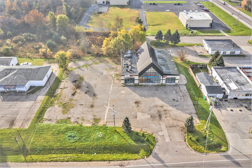 More Photos Of 5030 Coldwater Rd, Flint Freestanding For Lease