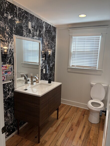 More Photos Of 2716 Westwood Dr, Nashville Office For Sale