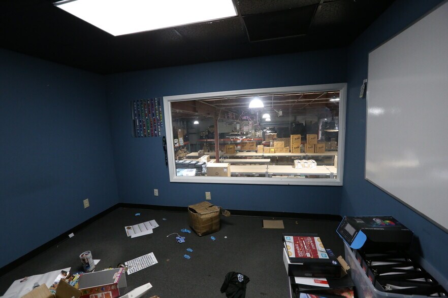 More Photos Of 3042 Matlock Dr NW, Kennesaw Warehouse For Sale