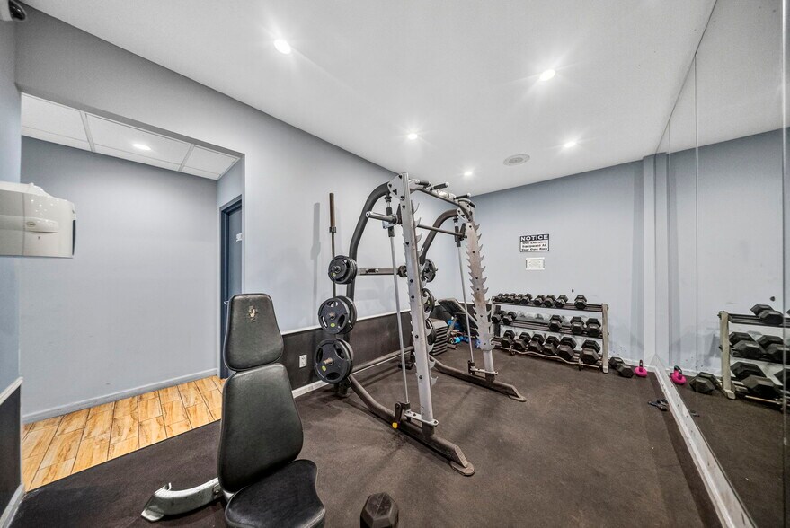 More Photos Of 1033-1077 River Rd, Edgewater Apartments For Sale