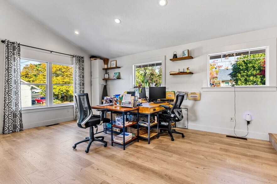 More Photos Of 765 Liberty St SE, Salem Loft Creative Space For Lease