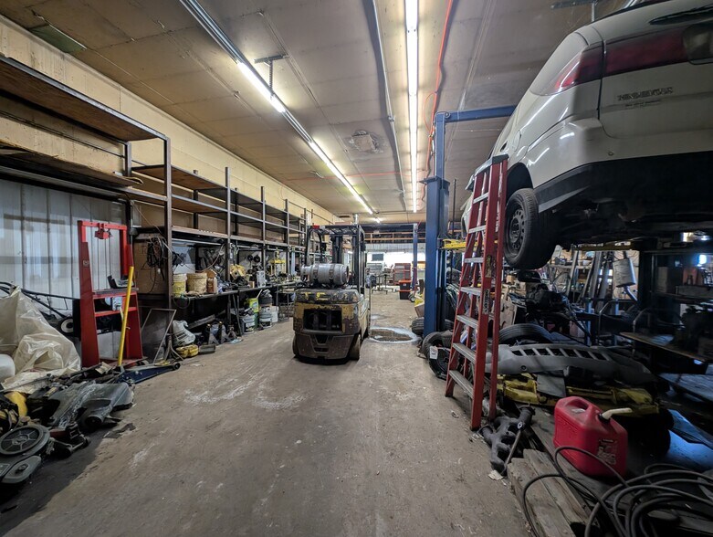 More Photos Of 1100 Weise St, Green Bay Auto Dealership For Sale
