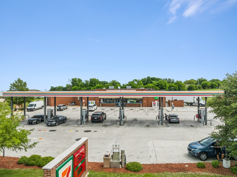 More Photos Of 5420 Altamesa Blvd, Fort Worth Service Station For Sale