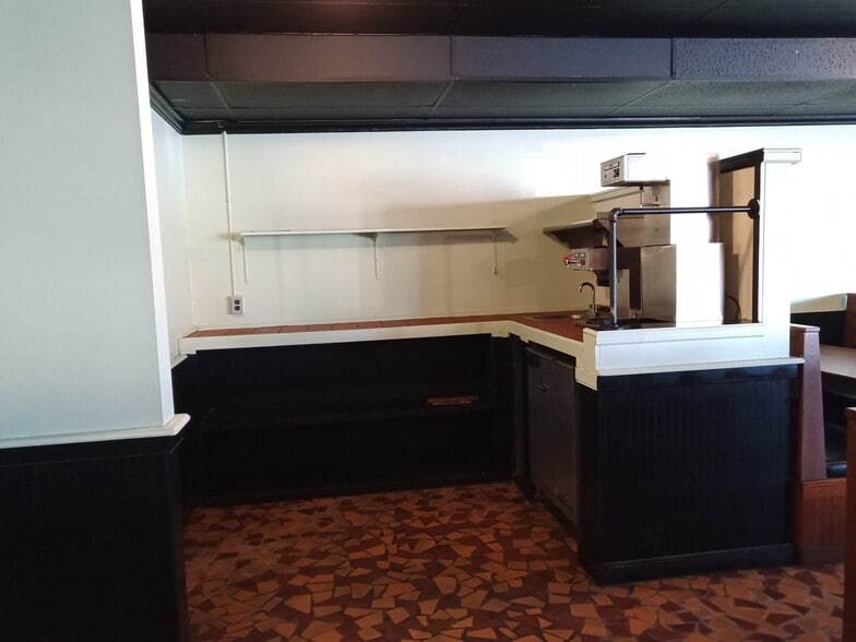 More Photos Of 525 Main St, Altavista Restaurant For Sale