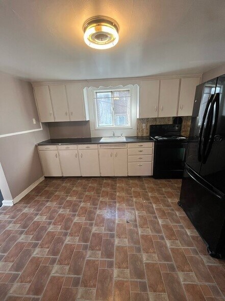 More Photos Of 48 S Kennedy Dr, Mcadoo Apartments For Sale