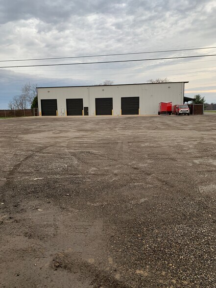 More Photos Of 5540 E Highland Rd, Howell Warehouse For Lease