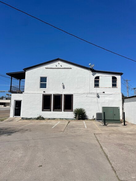 More Photos Of 444 Main St, Yorktown Restaurant For Sale