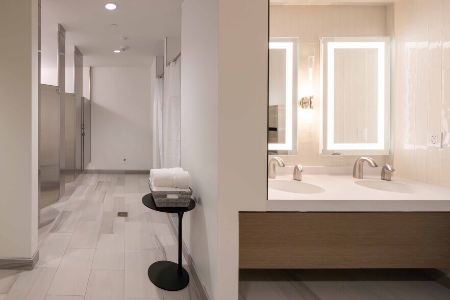 More Photos Of 5600 Glenridge Dr NE, Atlanta Office For Lease