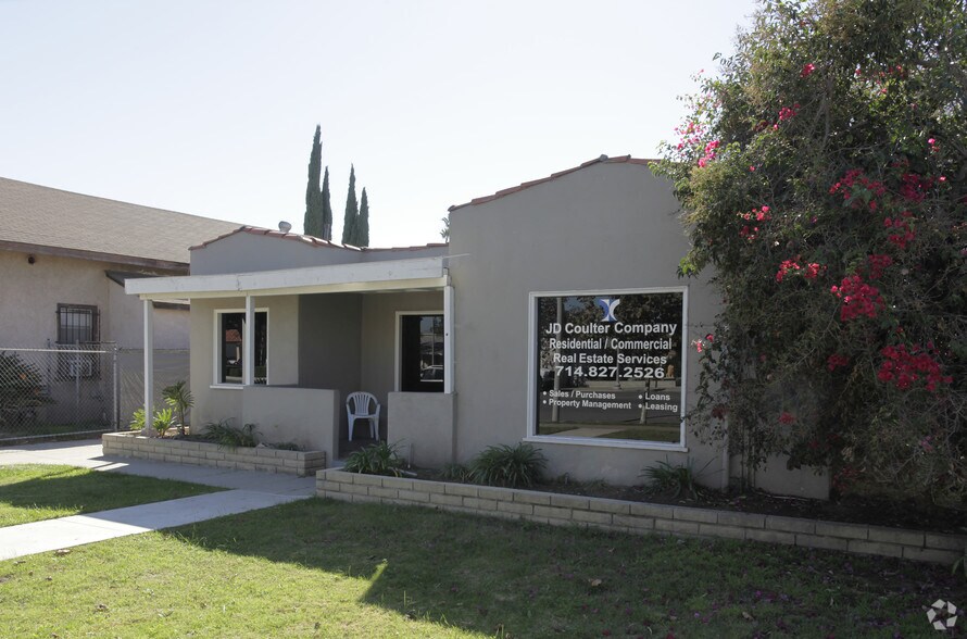 More Photos Of 5312 Lincoln Ave, Cypress Office For Sale