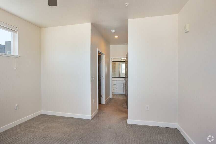 More Photos Of 2401 Blake St, Denver Apartments For Lease