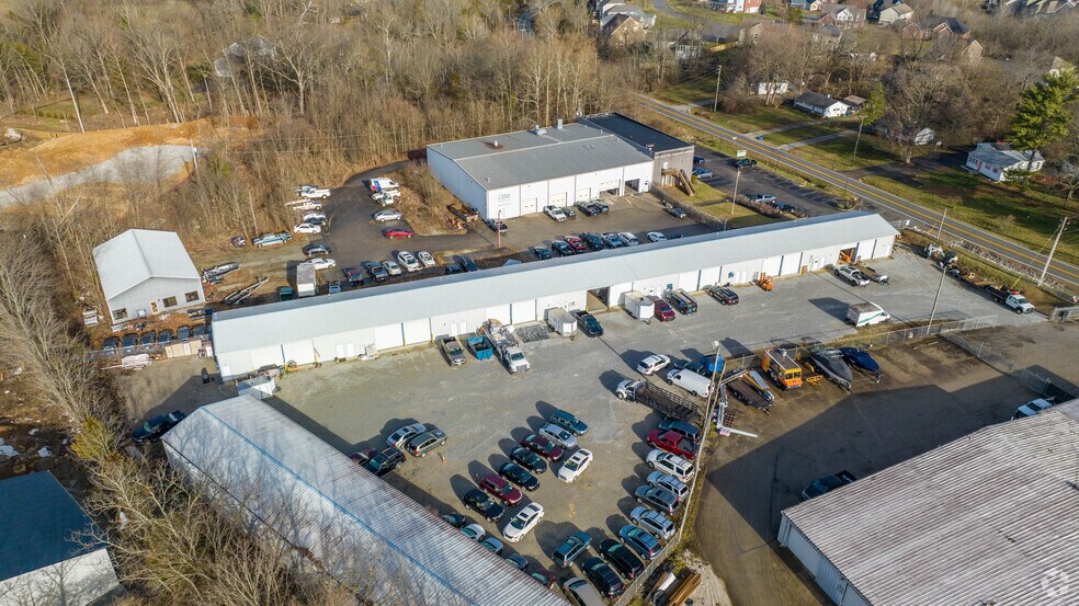 More Photos Of 6400 Ky 329, Crestwood Warehouse For Lease
