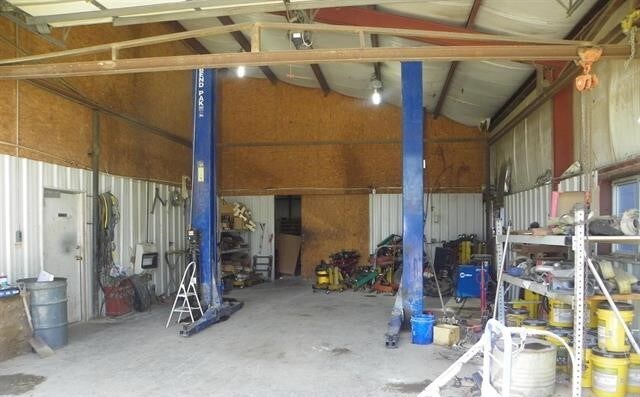 More Photos Of 176 4000 Rd, Coffeyville Auto Salvage Facility For Lease