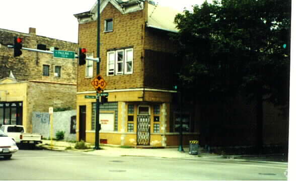 More Photos Of 1700-1702 W Belmont Ave, Chicago Storefront Retail Residential For Lease