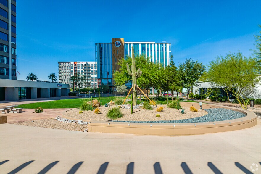 More Photos Of 3003 N Central Ave, Phoenix Office For Lease