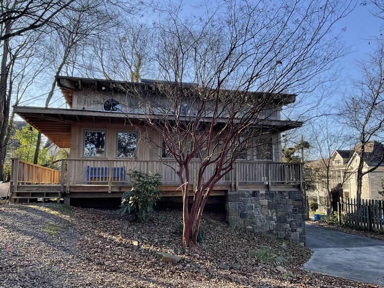 More Photos Of 990 Culpepper St NW, Atlanta Light Distribution For Lease