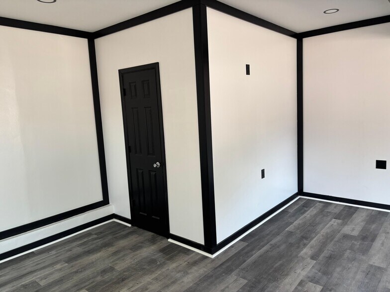 More Photos Of 11021-11025 Jefferson Ave, Newport News Auto Dealership For Sale