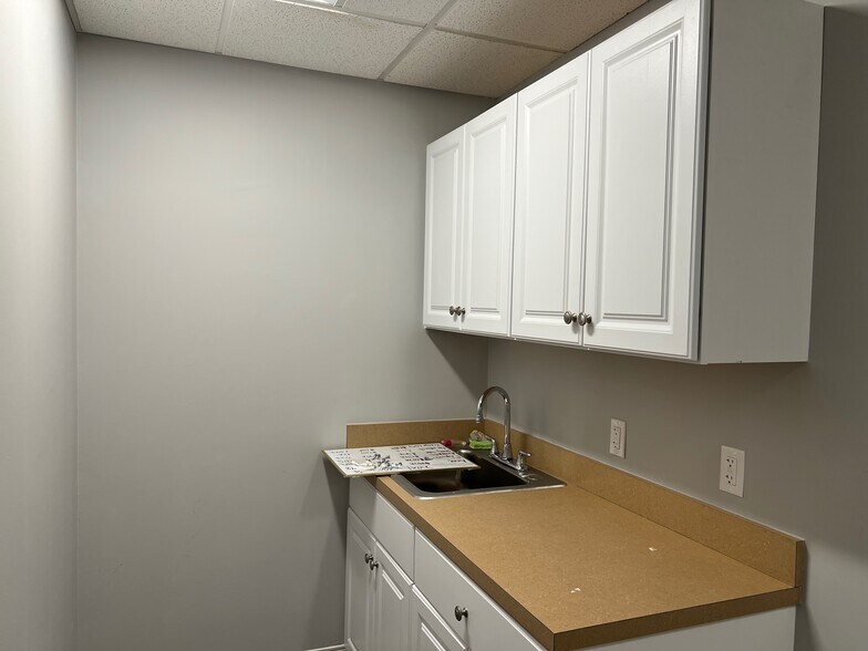 More Photos Of 5000 Lawndale Ave, Baltimore Office For Lease