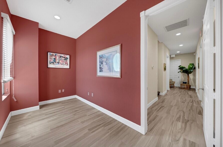 More Photos Of 120 Eldridge Rd, Sugar Land Medical For Sale