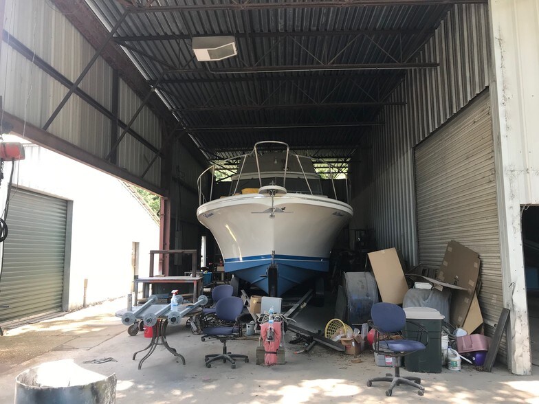 More Photos Of 2403-2411 E Diana St, Tampa Industrial For Lease