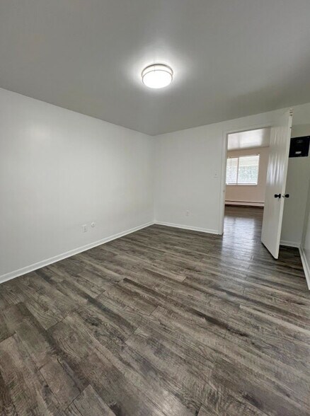 More Photos Of 1630 N Pontiac Trl, Walled Lake Apartments For Sale