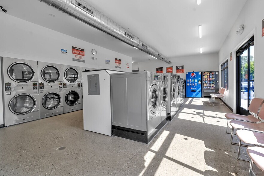 More Photos Of 1450 Ridge, West Seneca General Retail For Sale