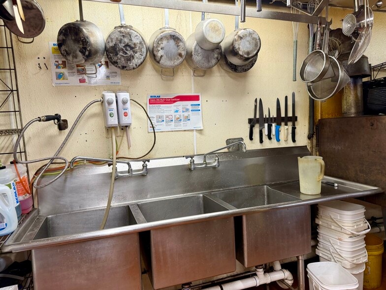 More Photos Of 291 Main St, Eynon Restaurant For Sale