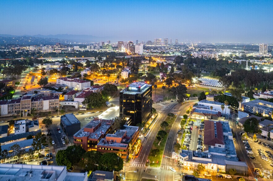 More Photos Of 11633 San Vicente Blvd, Los Angeles Medical For Lease