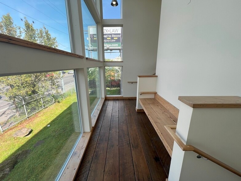 More Photos Of 8725 NE Emerson St, Portland Office For Lease