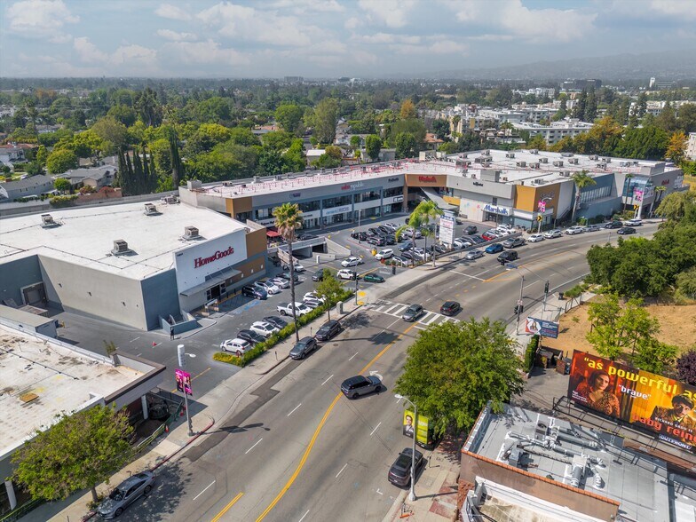 Primary Photo Of 11211-11239 Ventura Blvd, Studio City Unknown For Lease