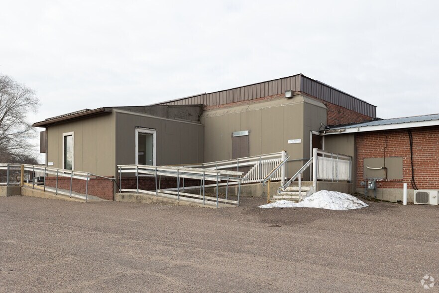 More Photos Of 206 S Roosevelt Rd, Black River Falls Freestanding For Lease