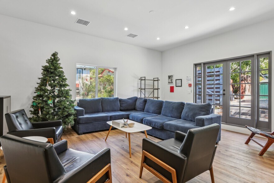 More Photos Of 6082 Selma Ave, Los Angeles Rehabilitation Center For Lease