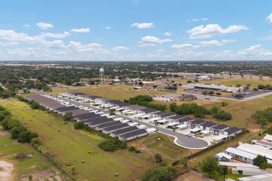 More Photos Of 412 E Acacia St, Alamo Apartments For Sale