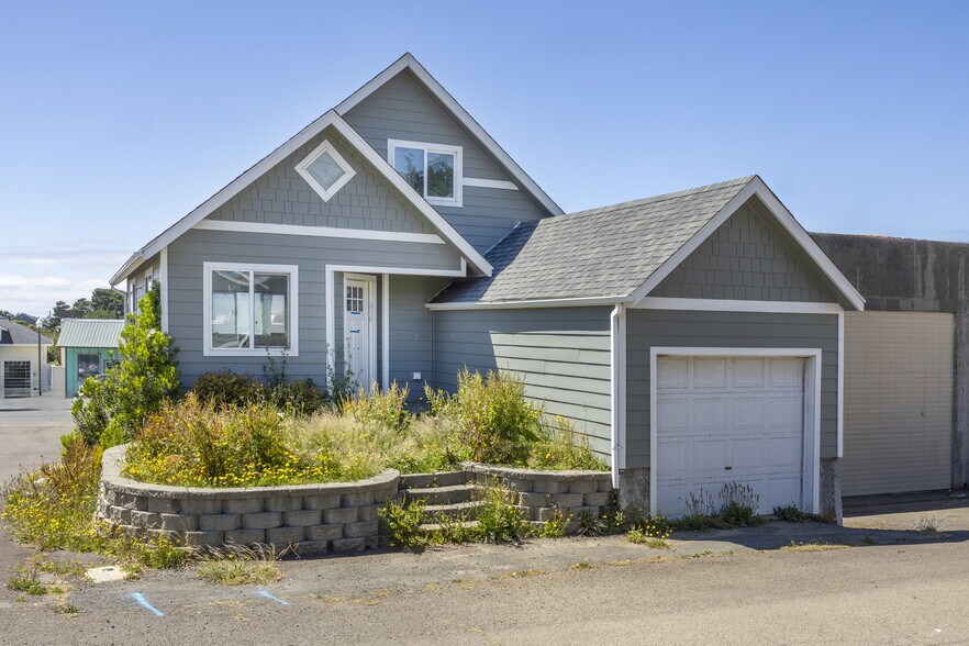 More Photos Of 1330 NE Highway 101, Lincoln City Restaurant For Sale
