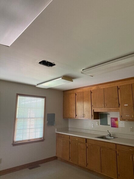 More Photos Of 1012 Medical Ridge Rd, Clinton Medical For Sale
