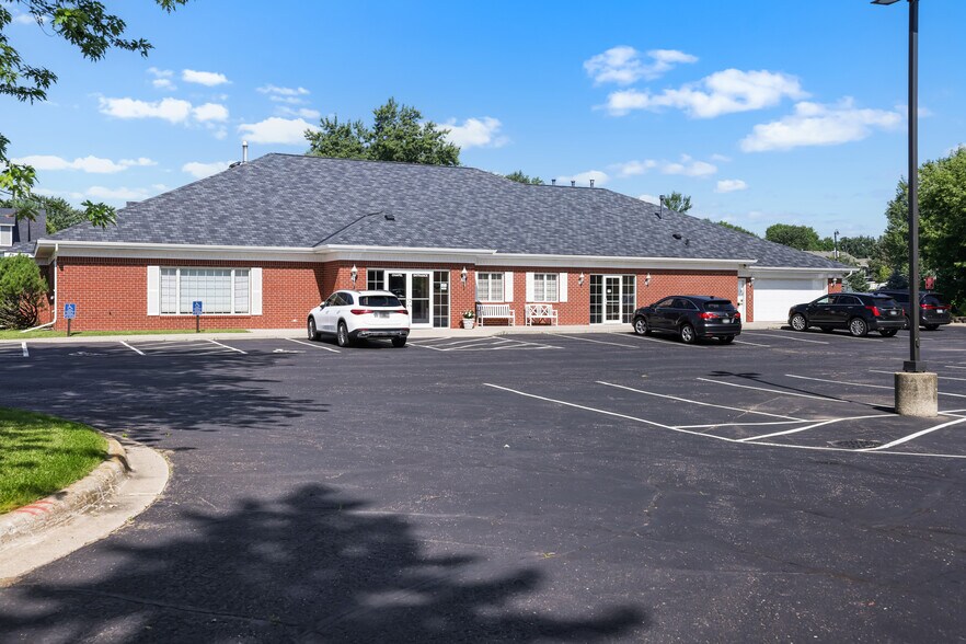 More Photos Of 16394 Glory Ln, Eden Prairie Funeral Home For Sale