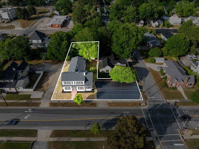 More Photos Of 504 W Broad St, Dunn Office For Sale