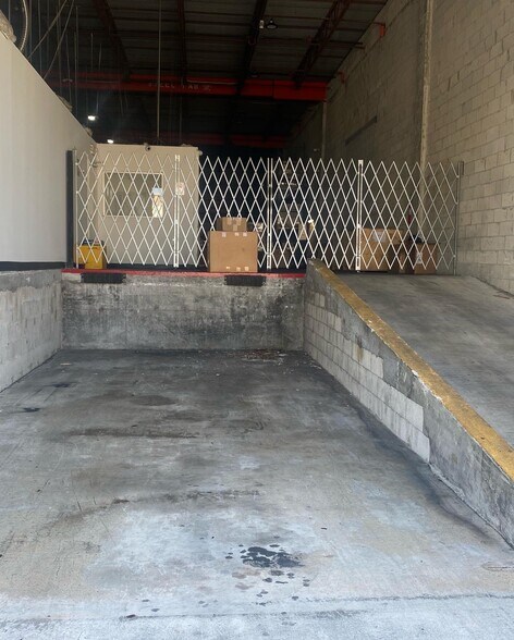 More Photos Of 8292-8320 NW 14th St, Doral Warehouse For Lease