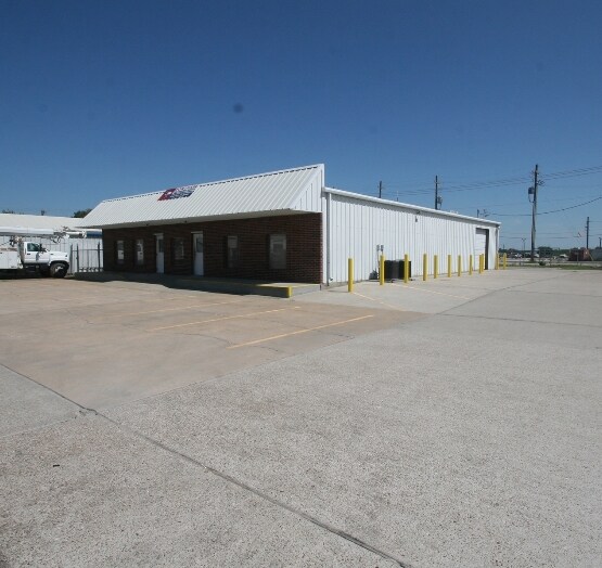 More Photos Of 101 20th St S, Texas City Light Distribution For Lease