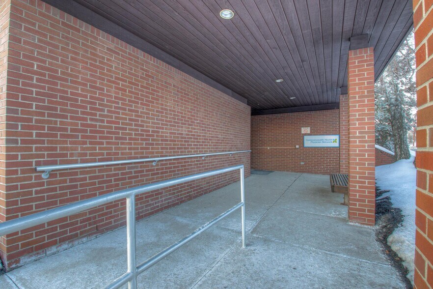 More Photos Of 200 S River St, Plains Medical For Sale