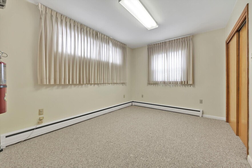 More Photos Of 780 Claremont Ave, Tamaqua Office For Sale