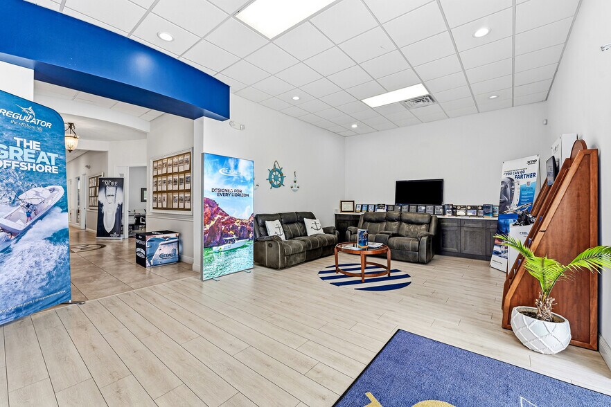 More Photos Of 250-300 SW Monterey Rd, Stuart Freestanding For Lease