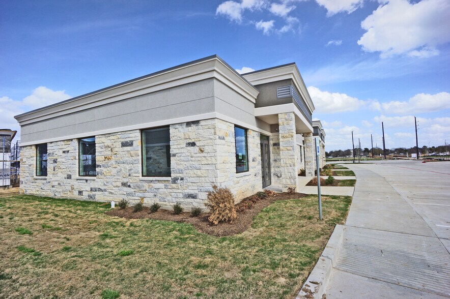 More Photos Of 23410 Grand Reserve Dr, Katy Office For Sale
