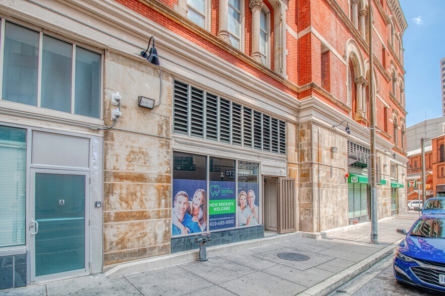 More Photos Of 300 N Charles St, Baltimore Apartments For Lease