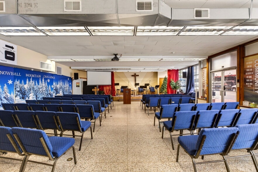 More Photos Of 162-166 N Main St, Broadway Office For Sale