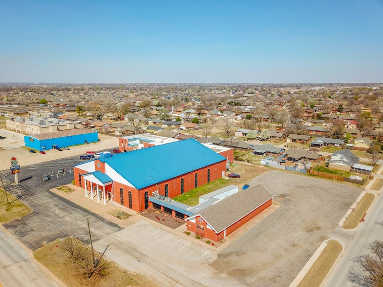 More Photos Of 1005 SW 4th St, Moore Religious Facility For Sale
