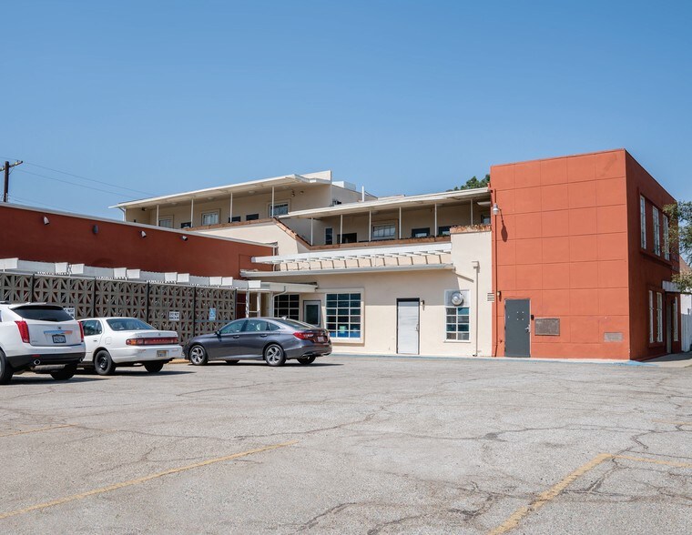 More Photos Of 5555 W Olympic Blvd, Los Angeles Office For Lease