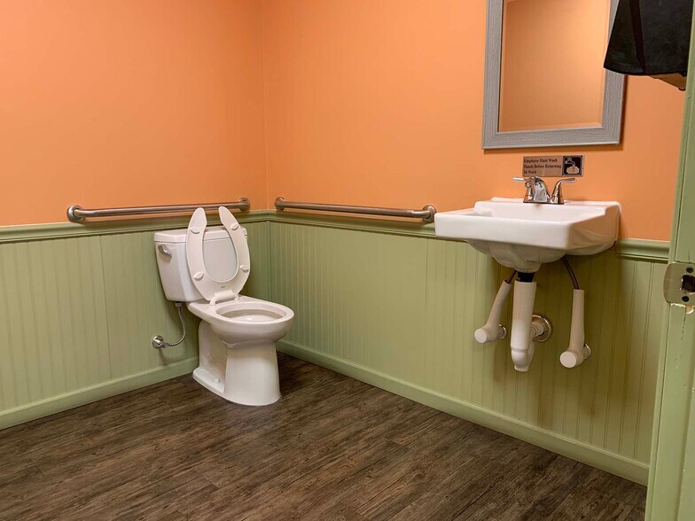 More Photos Of 215 E Main St, Plymouth Restaurant For Sale