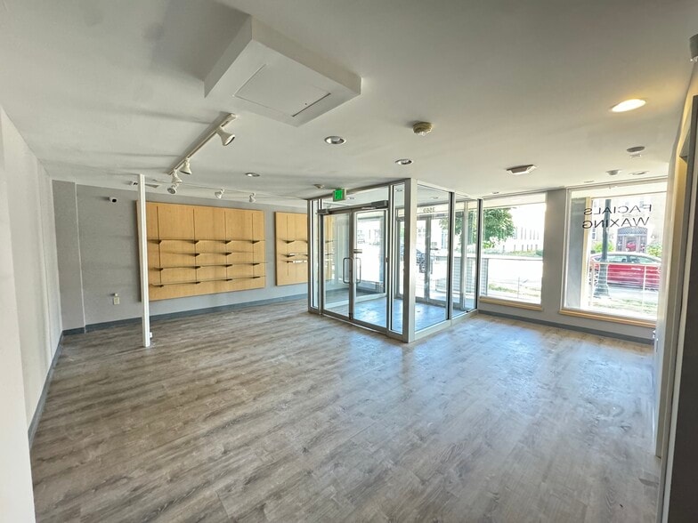 More Photos Of 3575 N Oakland Ave, Shorewood Apartments For Lease