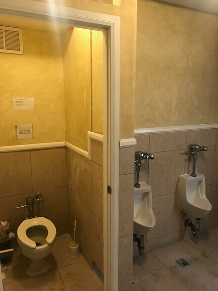 More Photos Of 8443 Crenshaw Blvd, Inglewood Office For Lease